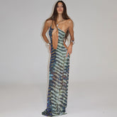 Low-cut halter neck backless fitted dress